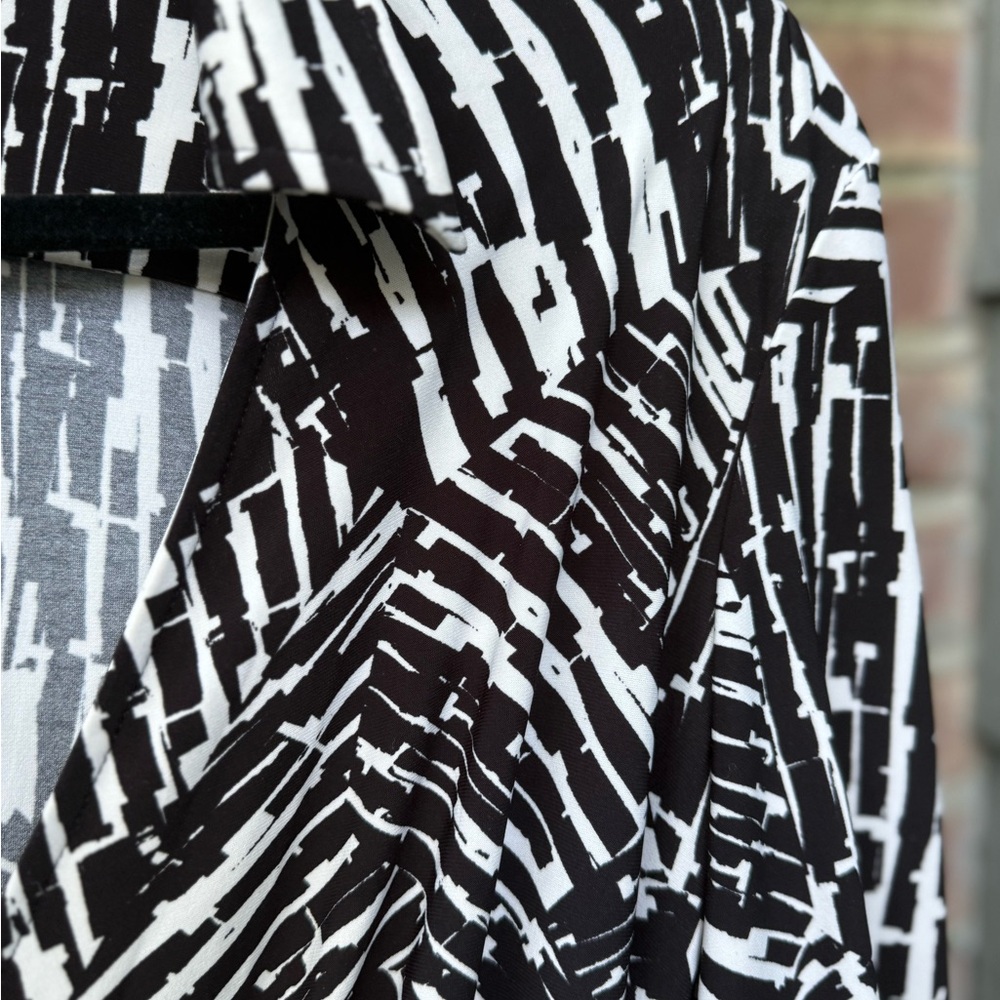 Lauren Ralph Lauren Black and White Abstract Wrap Dress - Picture 4 of 7